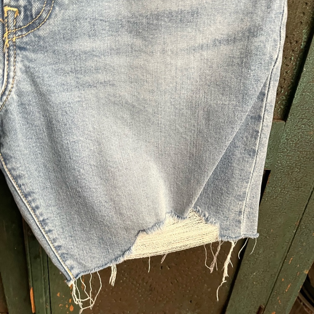 Levi's Premium Ribcage Bermuda Denim Shorts in Burst - Picture 4 of 12